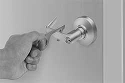 Image of ProductInUse. Front orientation. Multitools. Noncontact Multitools.